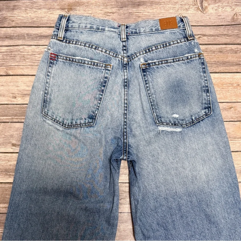 BDG Urban Outfitters Medium Wash High Rise Baggy Distressed Frayed Jeans 27